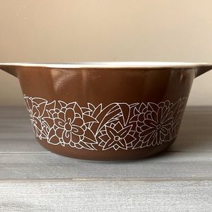Vintage Pyrex 1.5 qt. Brown casserole Dish 474-B White Woodland Brown Floral